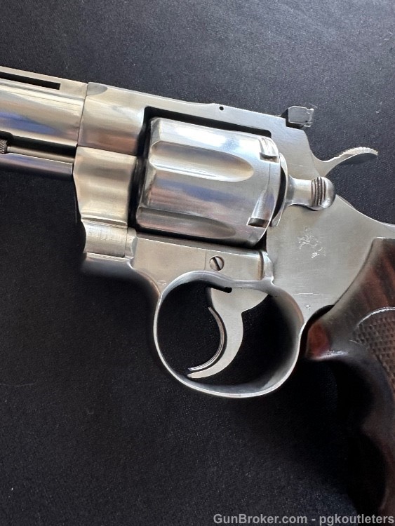 1982- Colt Python Double Action Revolver .357 mag cal., 6" vent rib barrel-img-4