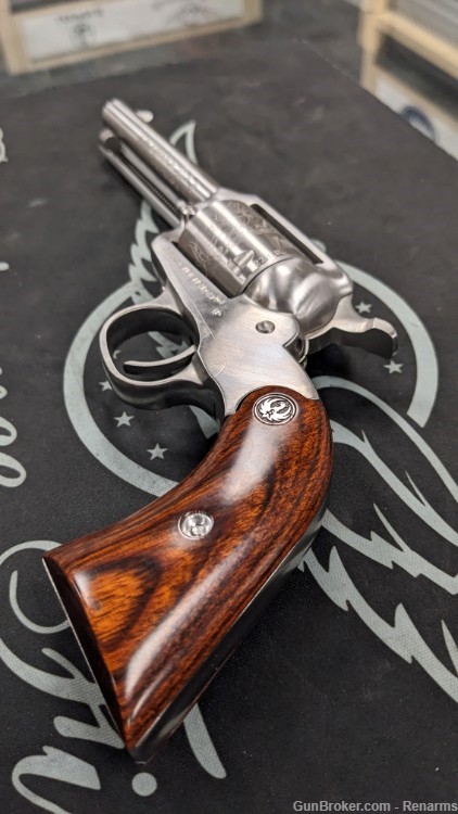 USED Ruger New Bearcat 22LR revolver, nicely engraved, with a soft case-img-2