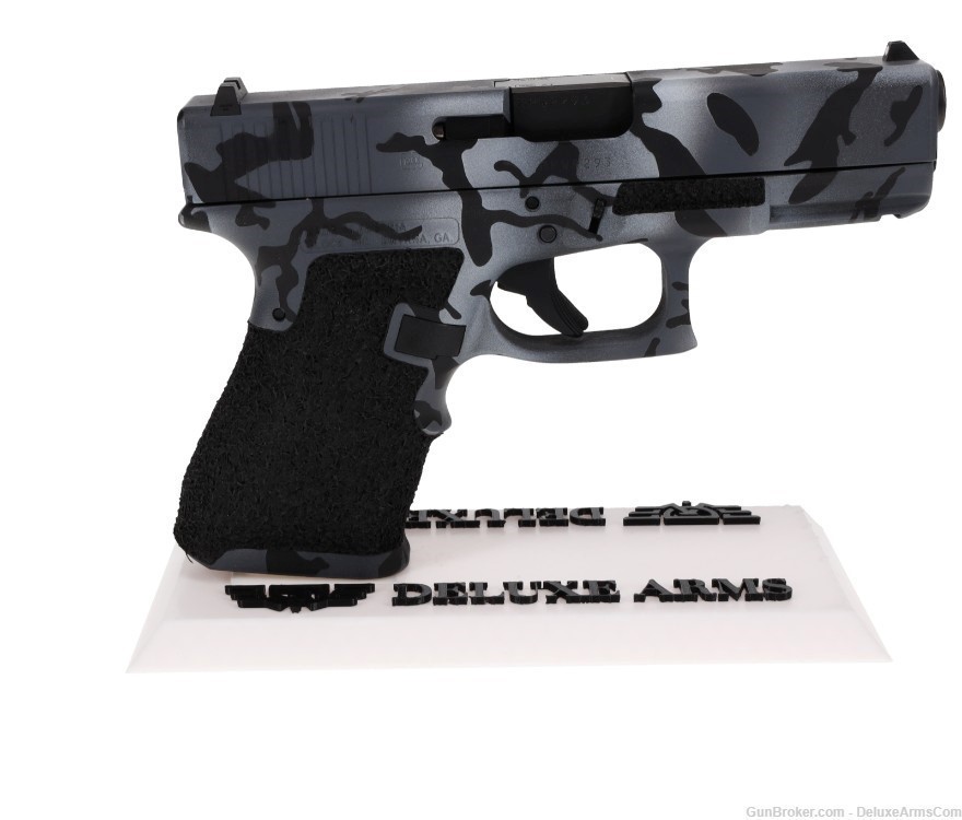 Custom CSS Glock 19 G19 Gray Black Woodlands Camo Cerakote and Grip Stipple-img-1