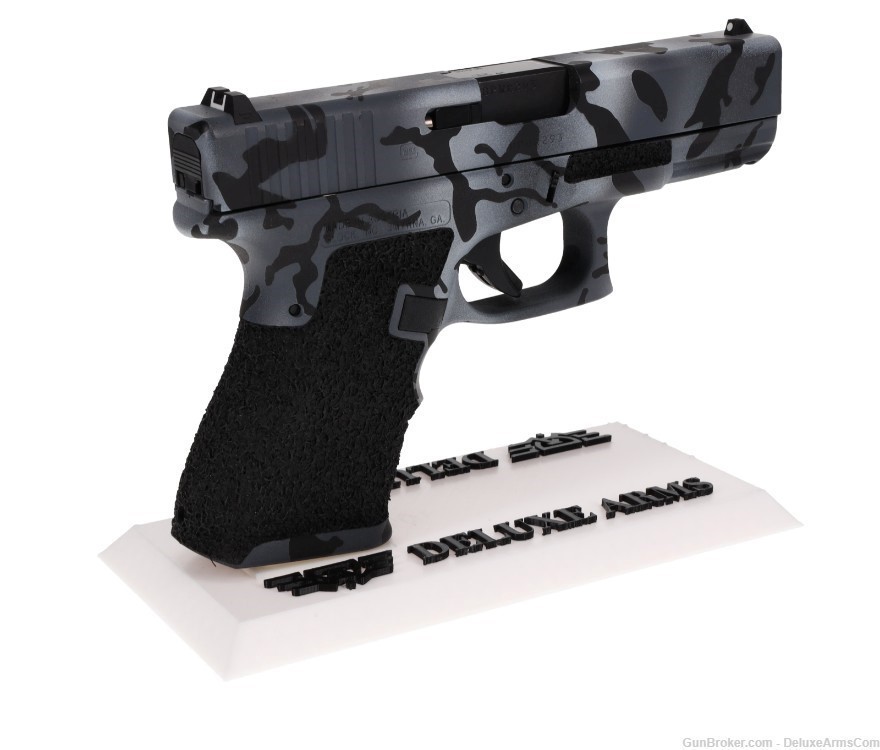 Custom CSS Glock 19 G19 Gray Black Woodlands Camo Cerakote and Grip Stipple-img-12