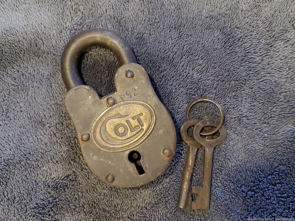  Antique Looking Old West Style Colt Mfg Co Padlock with Keys for Decor-img-0