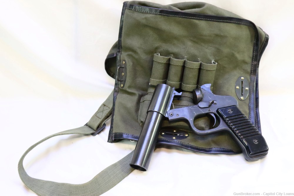 Yugoslavian M57 Flare Gun - 26.5mm, Single Shot, w/ Holster Bag-img-0