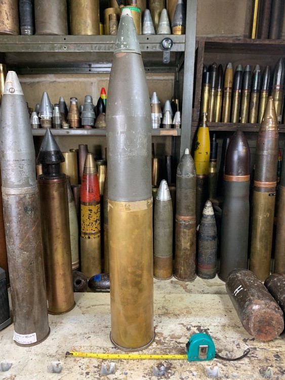 WW2 USA 1944 dated 105mm drill round for the M101 Howitzer -img-0