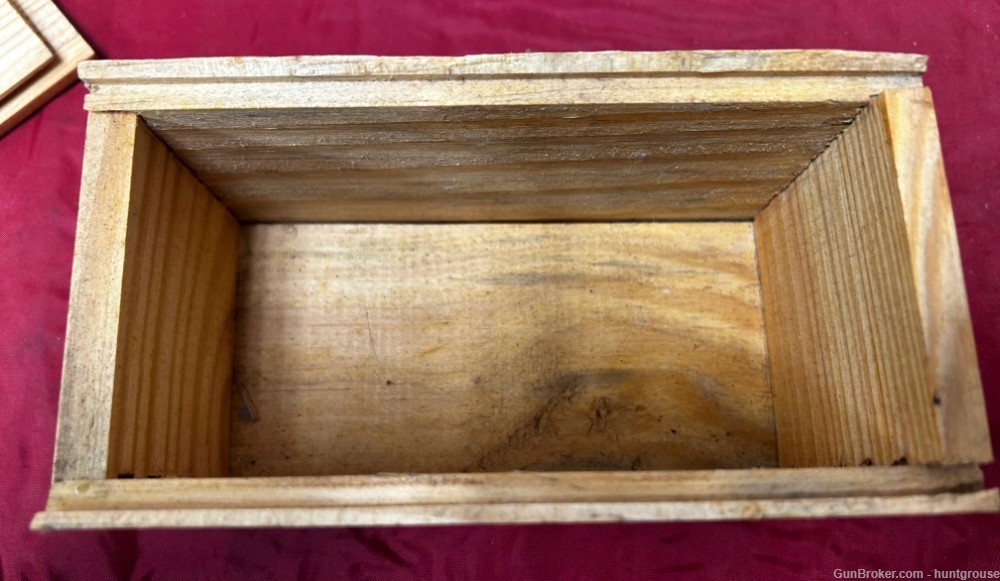 Winchester 22  Long Rifle wooden ammo box, collectors -img-3