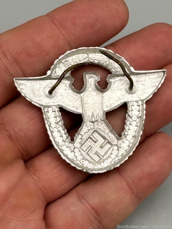 WW2 German Police Visor Cap Eagle Insignia Badge-img-3