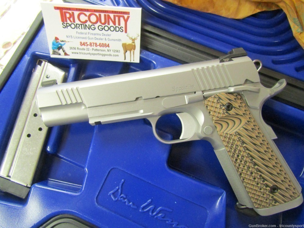 Dan Wesson 01815 Specialist 10mm Auto Caliber with 5" Barrel, 8+1 Capacity,-img-1
