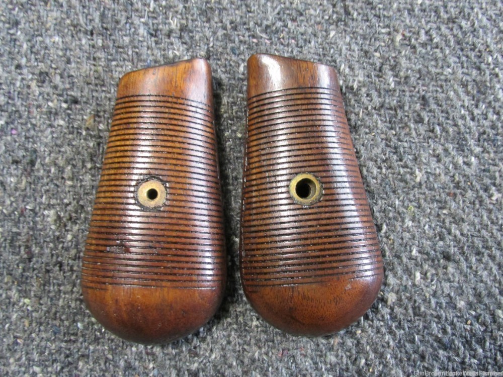 GERMAN MAUSER BROOMHANDLE FACTORY MATCHING NUMBER PISTOL GRIPS (VERY NICE)-img-0