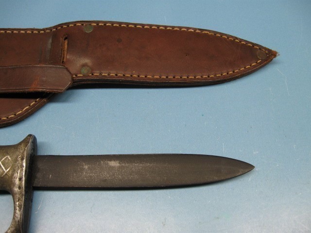 AUSTRALIAN NEW ZEALAND WWII KNUCKLE KNIFE (NICE)-img-3