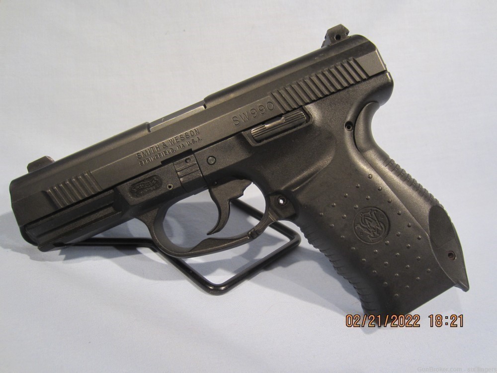 Smith & Wesson Model SW990, 40SW, 4 1/8" bl.-img-1