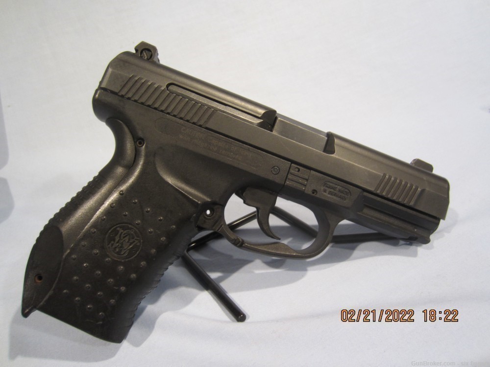 Smith & Wesson Model SW990, 40SW, 4 1/8" bl.-img-4
