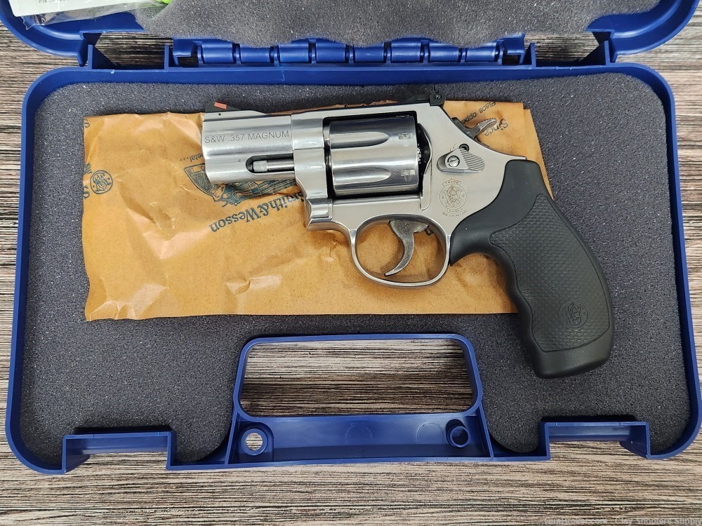 S&W Smith & Wesson 686 Plus .357mag 7 shot 2.5"-img-0