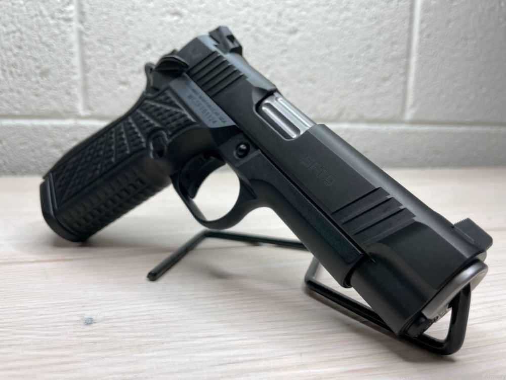Wilson Combat SFT9 4.25" 9mm ambi safety and night sights-img-0