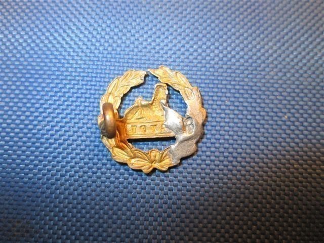 WW 2 British Cap badge, GLOUCESTERSHIRE Regiment-img-2