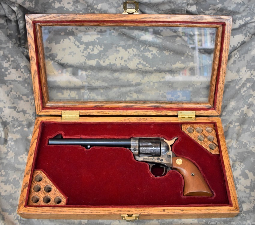Colt SAA 3rd Gen in 45LC made 1977 engraved & case-hardened - UNFIRED!-img-13