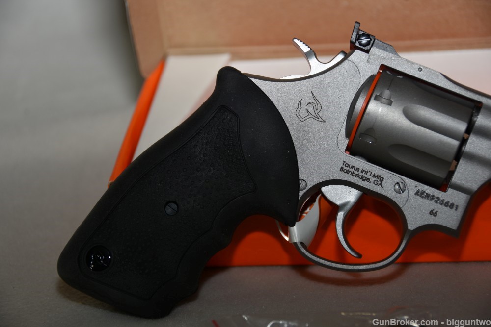 Taurus Model 66 - .357 Mag Revolver Brand New in Box with paper, etc.      -img-4