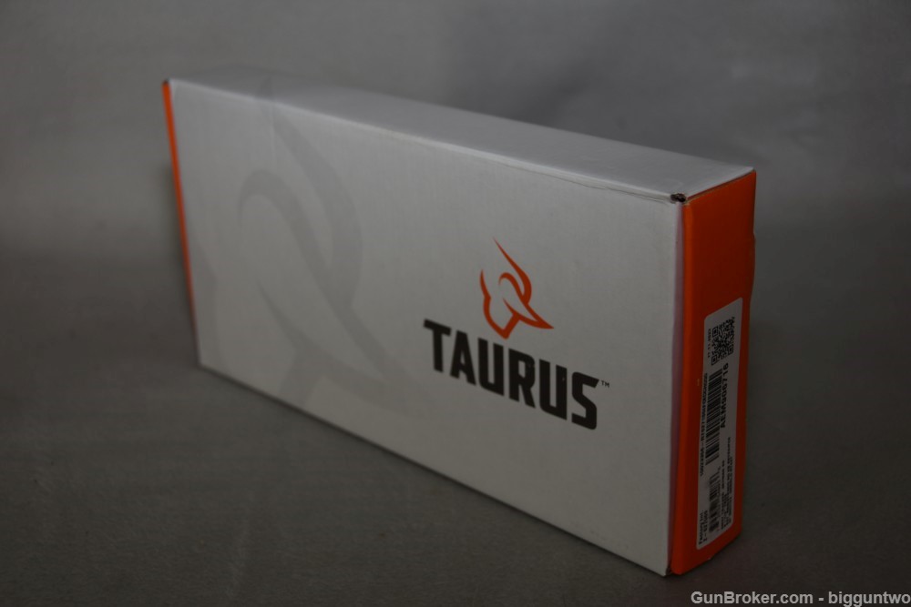 Taurus Model 627 - .357 Mag Revolver Brand New in Box with paper, etc    -img-3