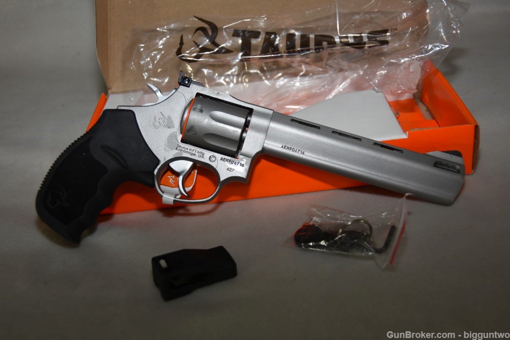 Taurus Model 627 - .357 Mag Revolver Brand New in Box with paper, etc    -img-6