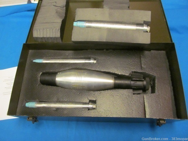1990 U.S. 81mm Mortar Training Device Sabot (Inert) M1 with manual and box-img-9