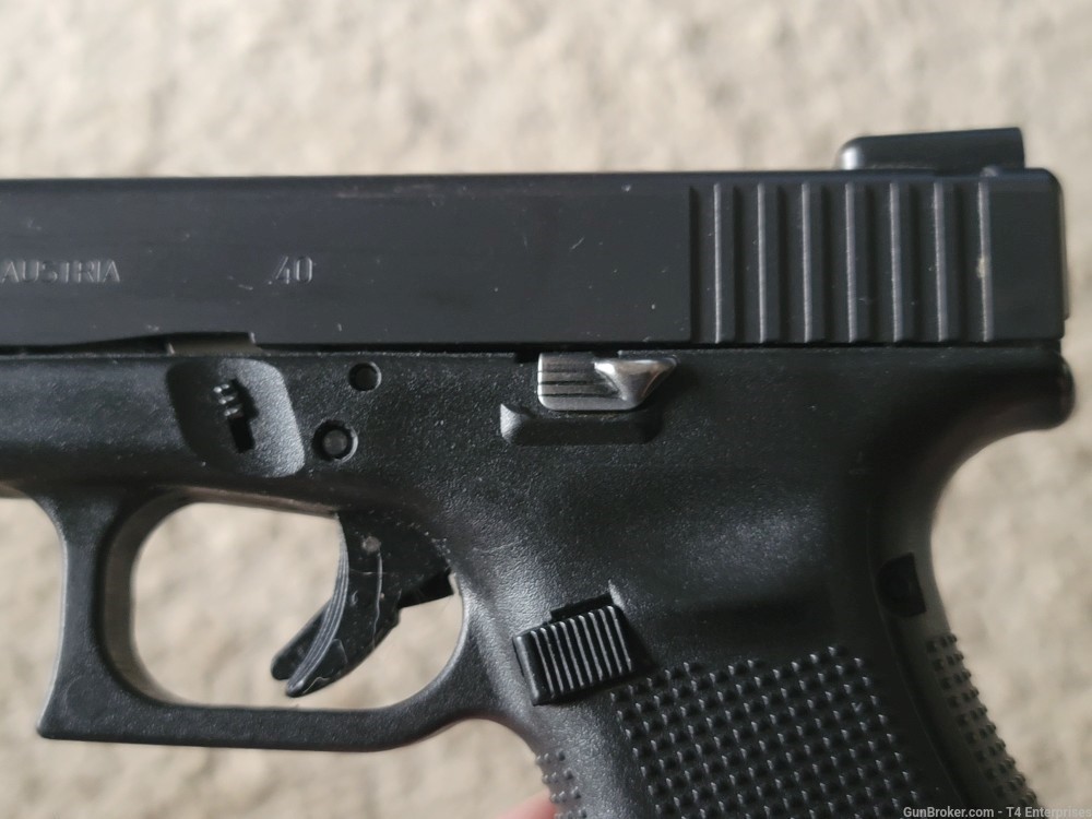 Glock Gen4 G23 .40 S&W Compact Pistol With Night Sights -img-2