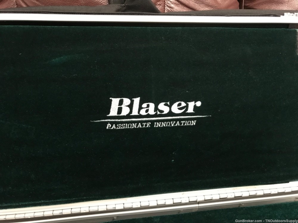 Factory Blaser 3 barrel travel case with cover-img-4