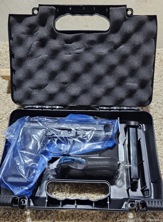 Beretta 92X RDO Full Size - 9mm   2 18rnd mags  New-img-6