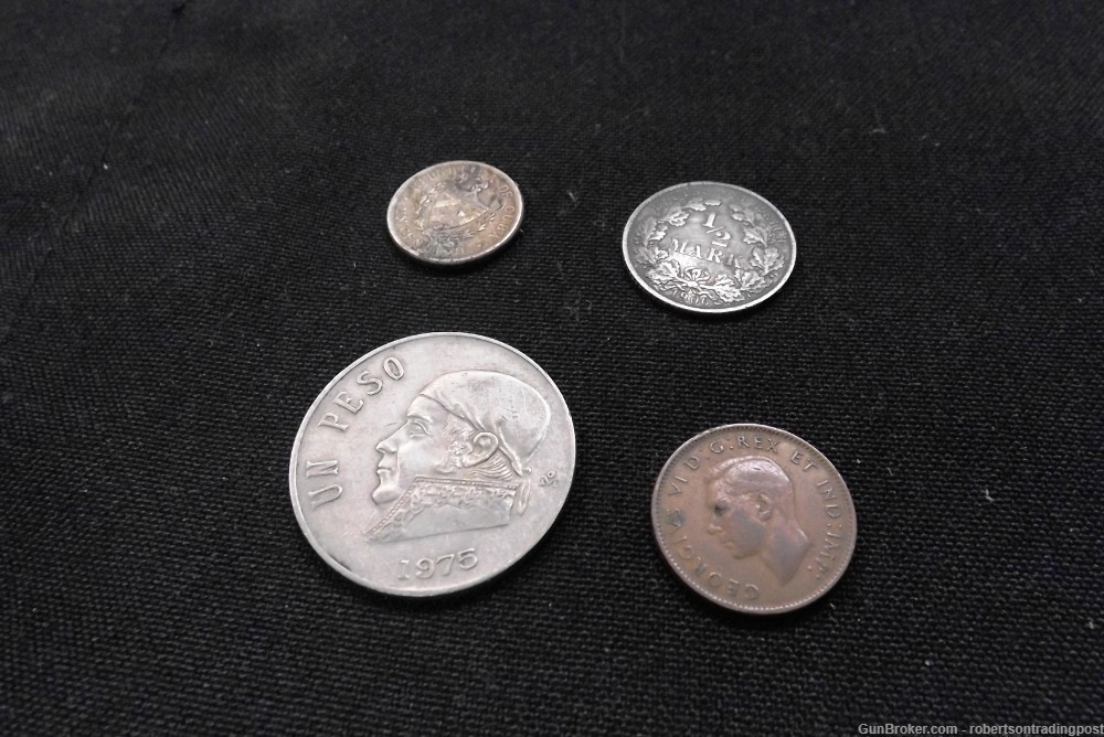 1906 Deutsche 1/2 Mark 1946 Cuba Peso 1943 Canadian Penny 4 Coins 1975 Peso-img-0