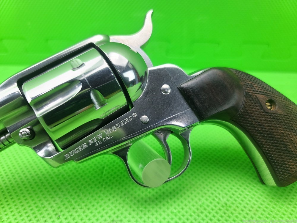 Ruger * New VAQUERO * 45 COLT BRIGHT STAINLESS 5 1/2" BORN 2011 -img-27