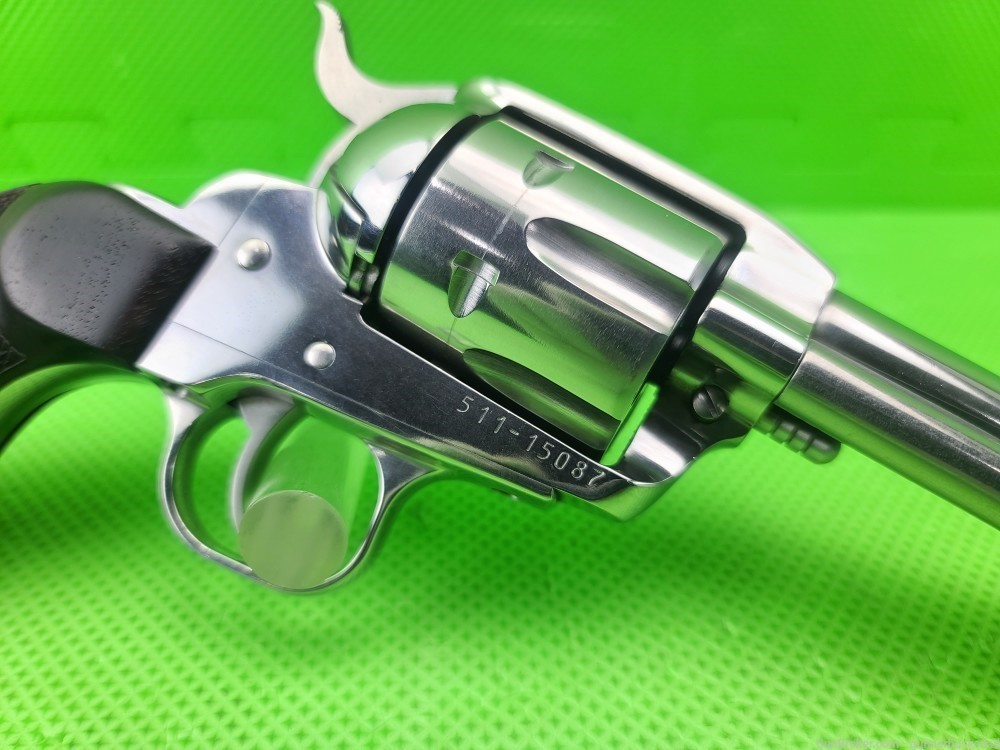 Ruger * New VAQUERO * 45 COLT BRIGHT STAINLESS 5 1/2" BORN 2011 -img-4