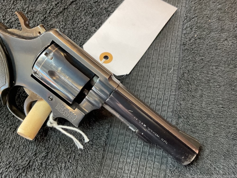 BEAUTIFUL SMITH & WESSON MODEL 10-img-3