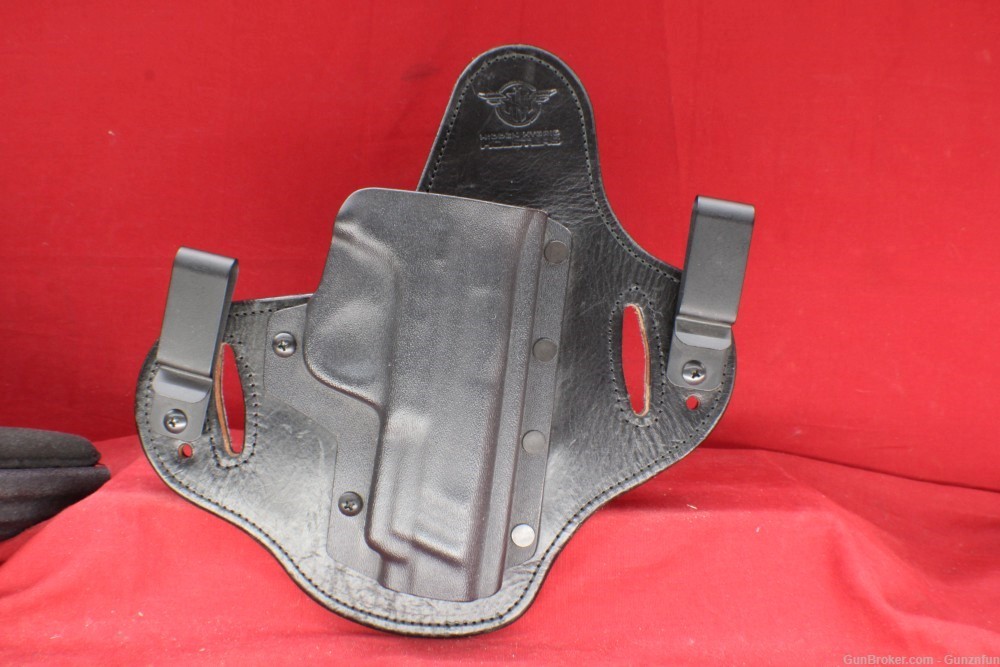 USED Varity of Holsters (10)Holsters for 1 price FREE SHIPPING.-img-1
