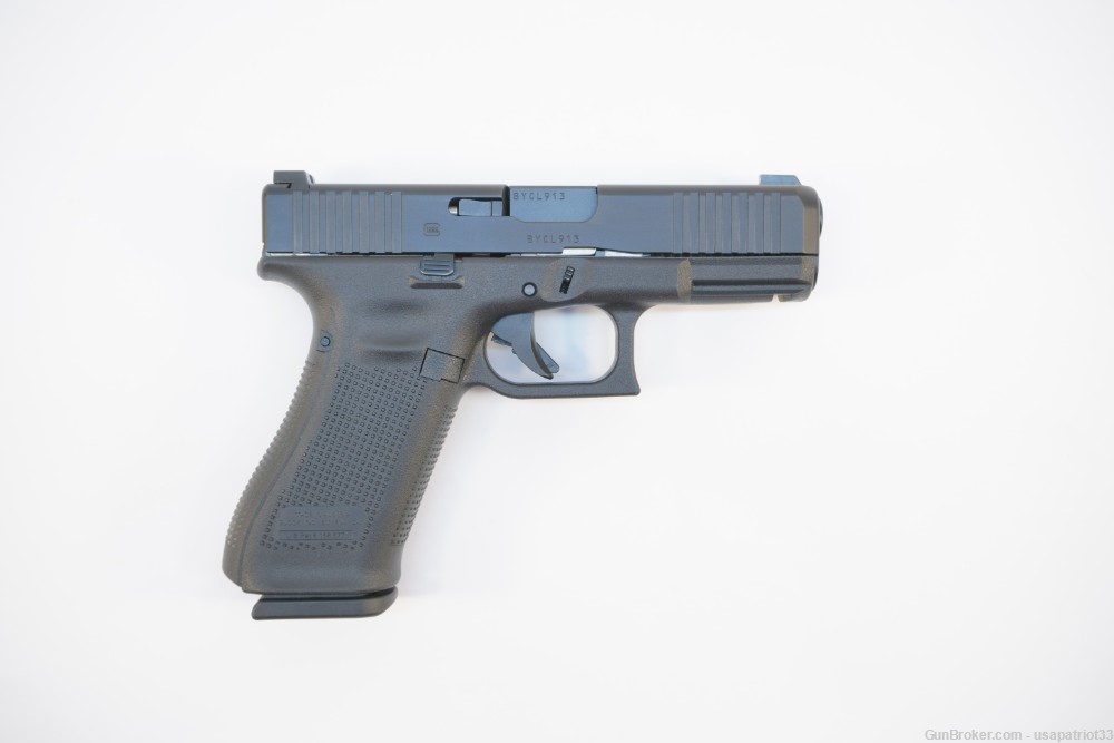 Glock 45 Gen5 9mm Front Serrations, Night Sights, 2x 17rd. Mags | Like New-img-1