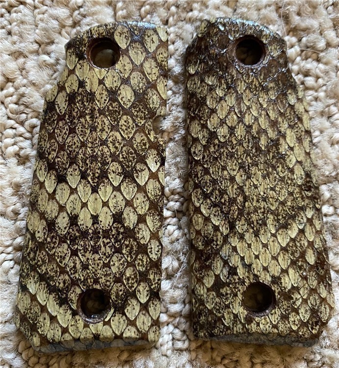 Genuine Diamondback Rattlesnake skin grips for Kimber Micro .380 GRIPS ONLY-img-1