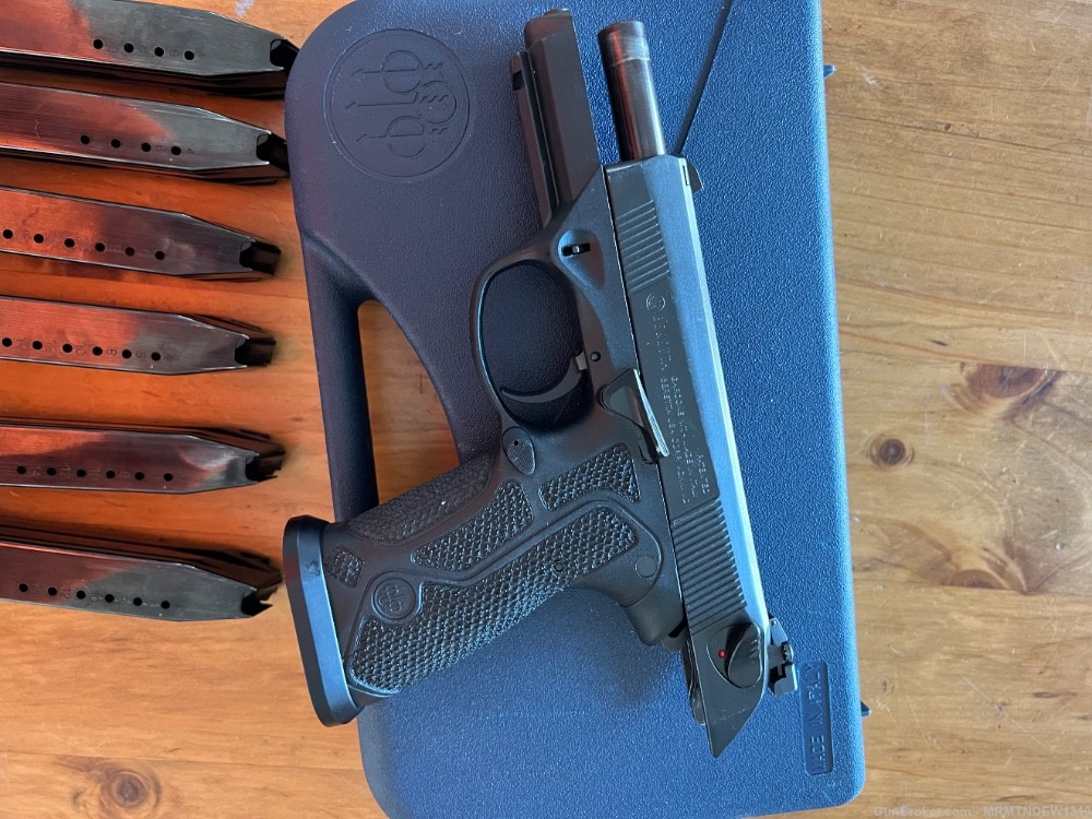 Beretta PX4 Storm Package -img-8