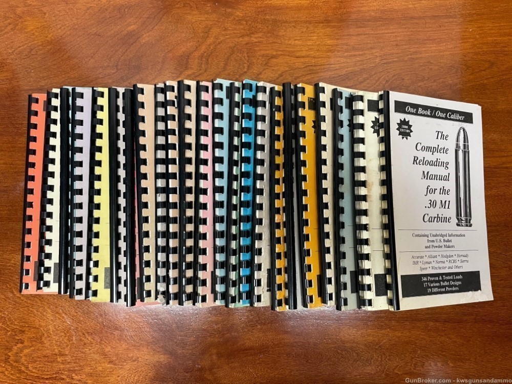 The Complete Reloading Manual - 23 vol. set - in great condition -img-0