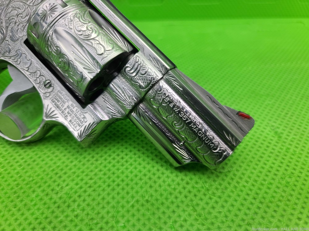 Smith & Wesson 66 ( 66-2 ) 357 MAG STAINLESS 2 1/2" FULLY HAND ENGRAVED-img-2
