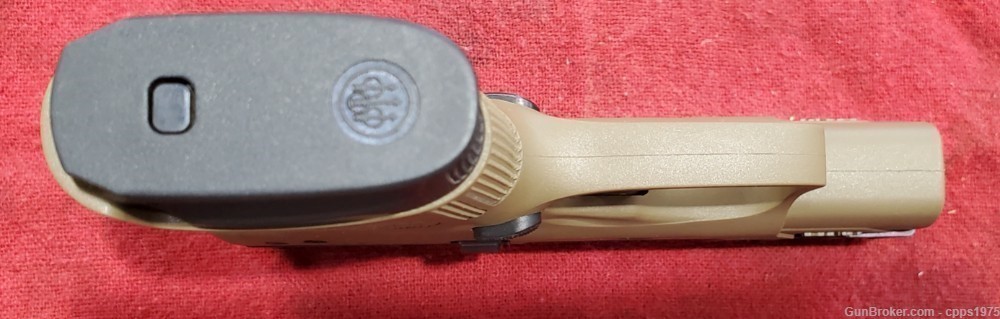 Beretta APX FDE Carry 9mm w/Soft case and extra magazine-img-4