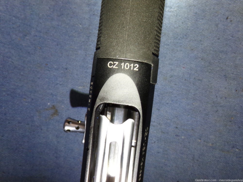 CZ USA 1012, 12ga semi auto shotgun like new-img-1