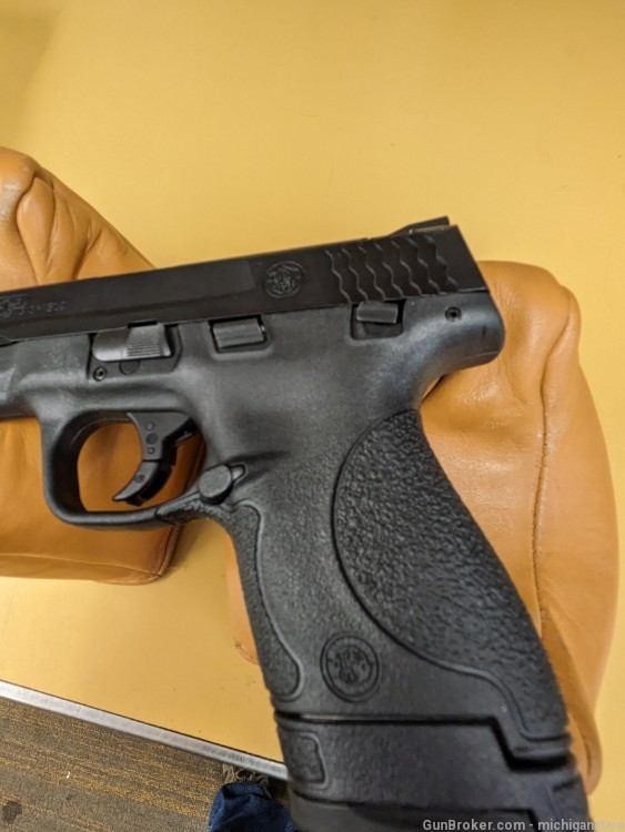Smith and Wesson M&P  9 Shield plus 9mm  micro compact -img-4