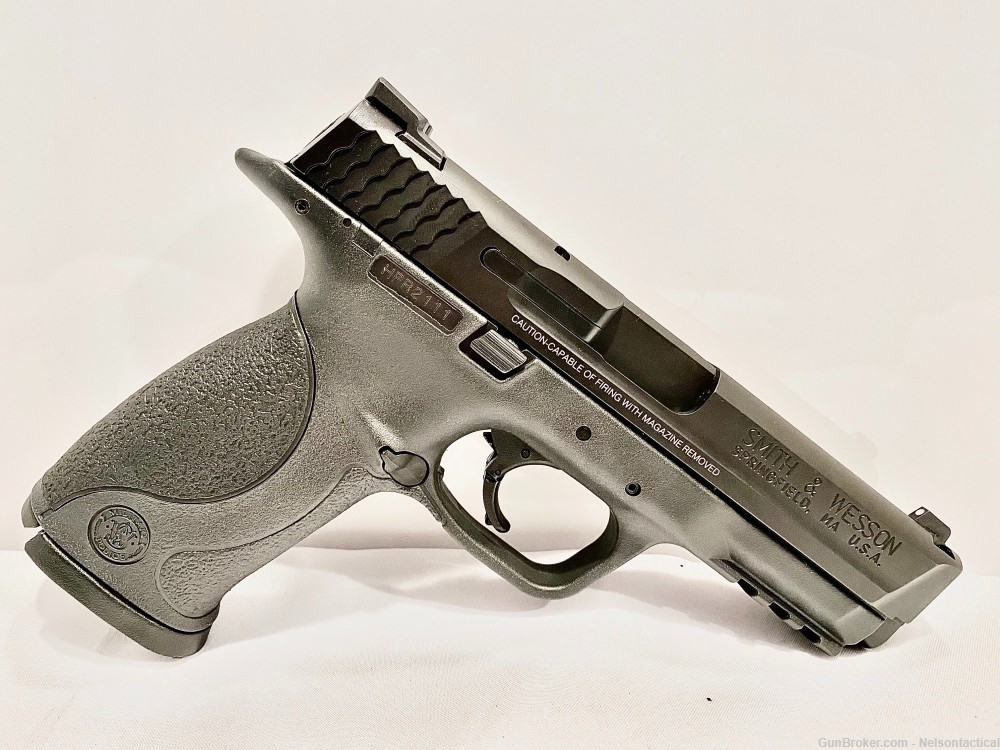 USED - Smith & Wesson M&P40 .40S&W pistol-img-1