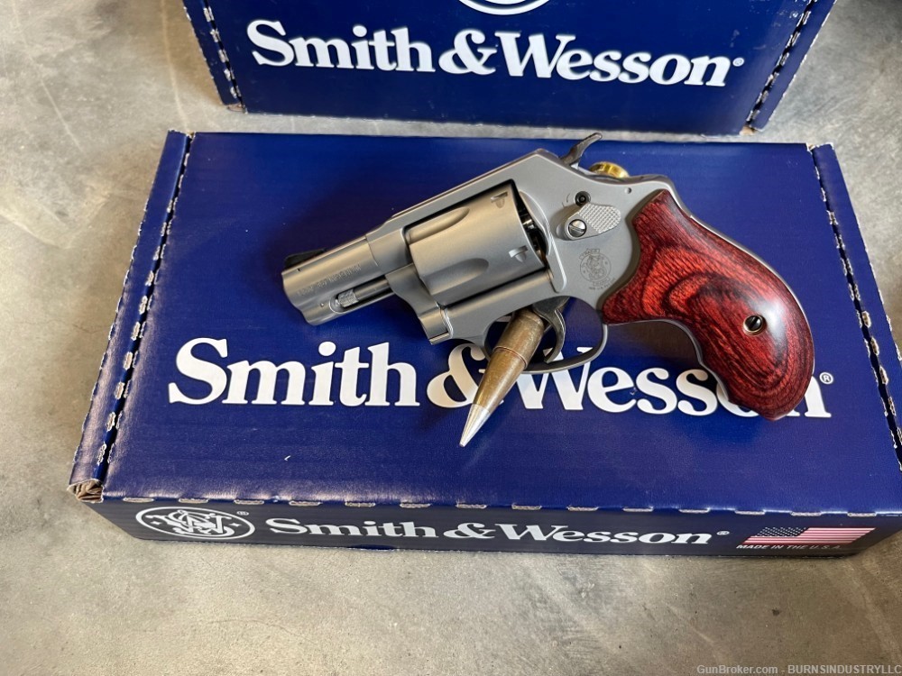 Smith and Wesson model 60 S&W 60 Wesson & Smith S&W M-60-img-1