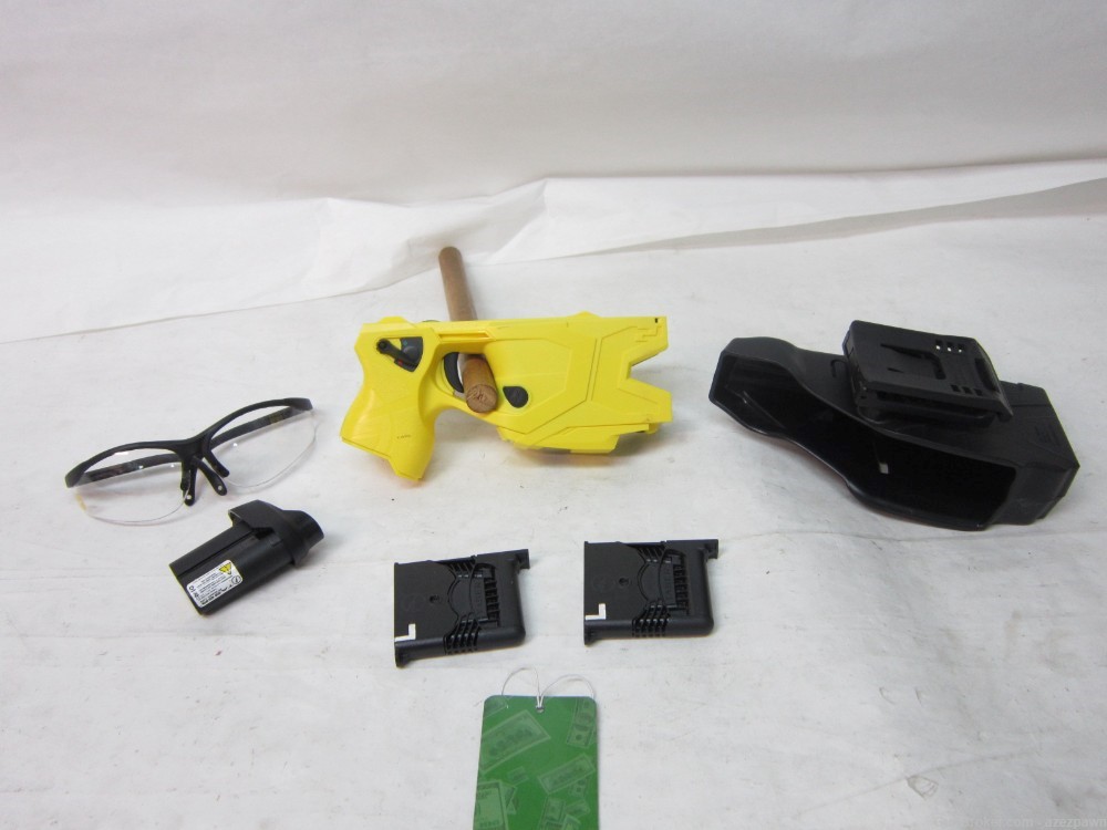 TASER X3 With One Battery & Two Cartridges, Holster & Glasses-img-0