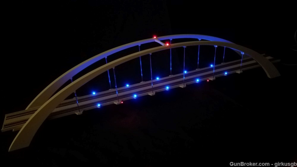 N Scale 30" GCS Arch Bridge with LED Lighting-img-0