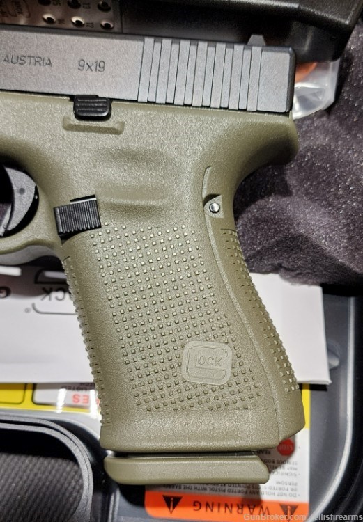 Glock 19 gen5 4" Battlefield green 9mm 3-15rd mags, PA195S203BFG-img-2