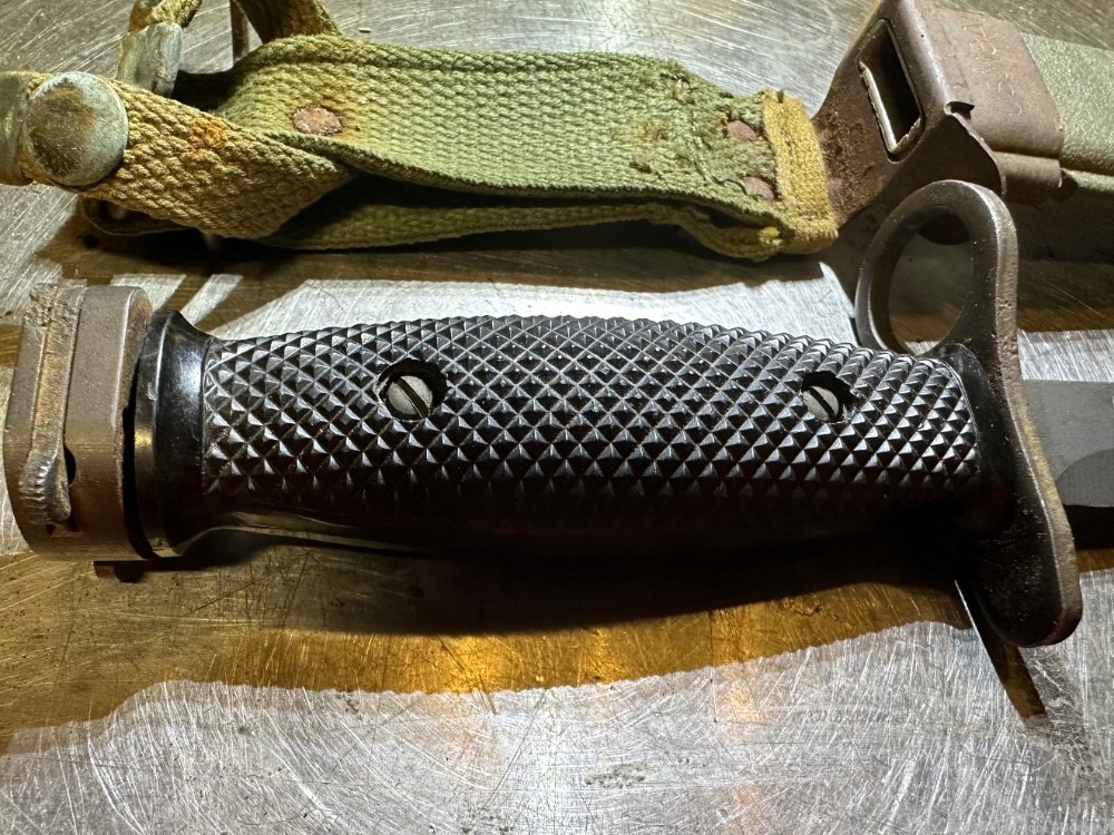 Colt M7 Bayonet with USM8A1 Scabbard -img-5