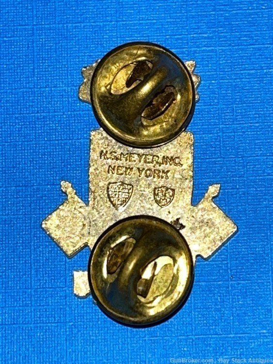 Vintage US Army Signal School Pro Patria Vigilans DI DUI Crest pin Meyer-img-6