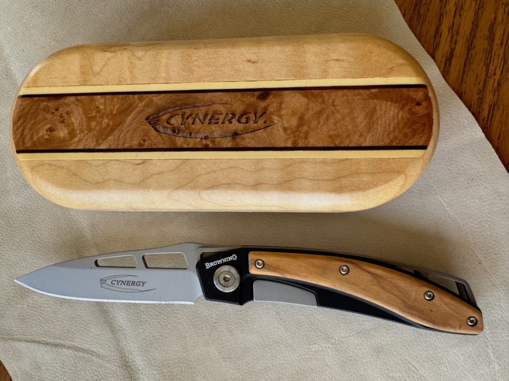 BROWNING CYNERGY KNIFE IN PRESENTATION CASE, LINER LOCK, MADE IN ITALY, NEW-img-4