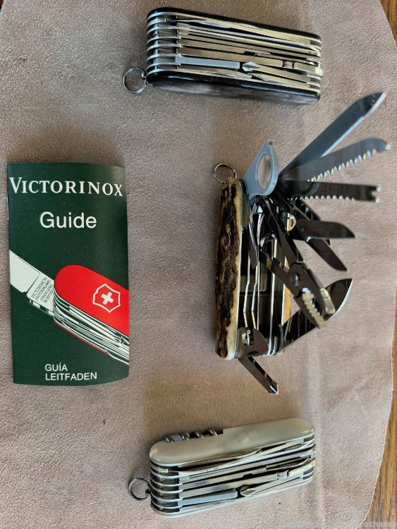 VICTORINOX SWISS ARMY CHAMPION KNIFE, MOTHER OF PEARL, ORIGINAL , NEW-img-2