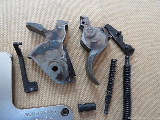 Taurus Model 66 .357 Magnum Small Parts Lot Hammer Trigger ETC-img-2