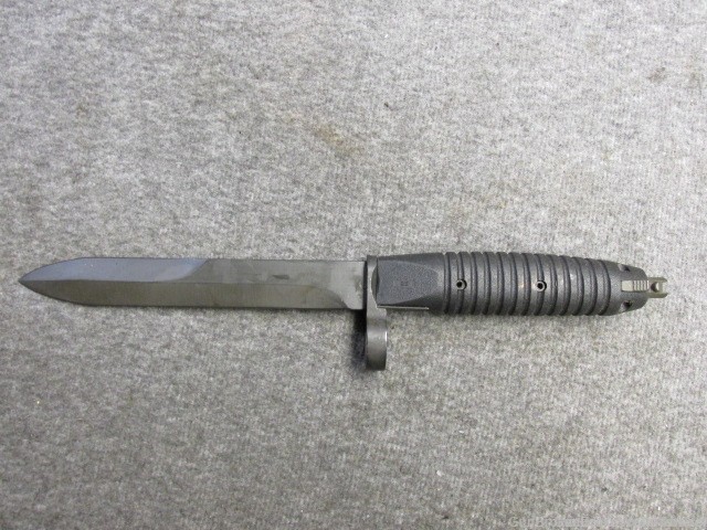WEST GERMAN HK G3 BAYONET WITH SCABBARD-13 GROOVE HANDLE (EXCELLENT)-img-4