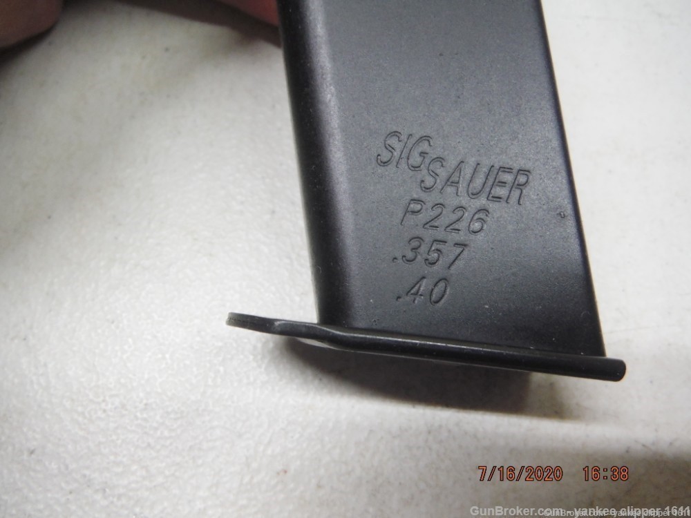 SIG SAUER P226 .357 Sig/.40 S&W 12Rd Magazine New Factory-img-4